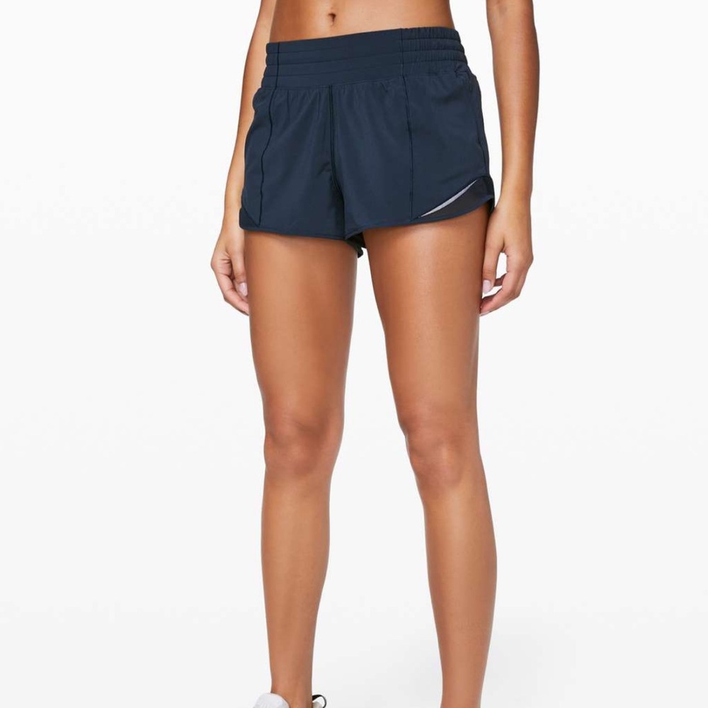 Lululemon Hotty Hot Shorts 2.5” True Navy Size 2 Reg